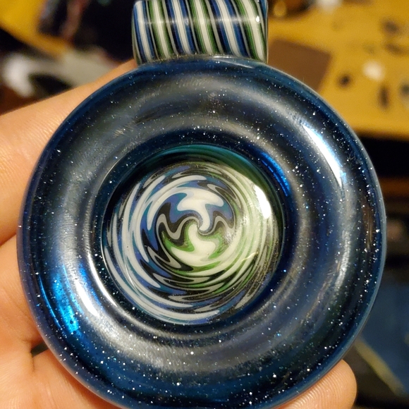 Wig wag glass blown pendant - Picture 2 of 2